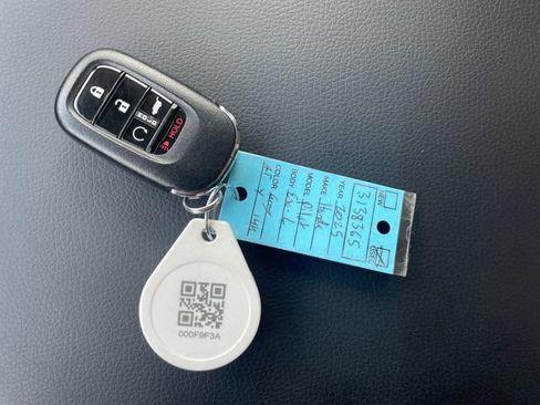 Used 2025 Honda Pilot EX-L image 18