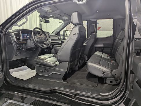 Used 2024 Ford F350 4x4 SuperCab DRW Super Duty image 15