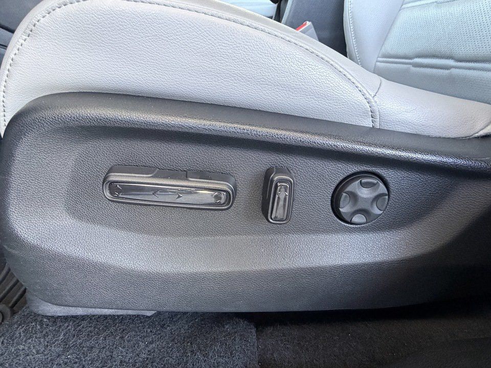 Used 2019 Honda CR-V Touring image 10