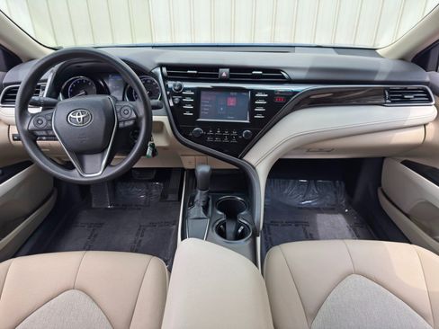 Used 2019 Toyota Camry LE FWD image 11