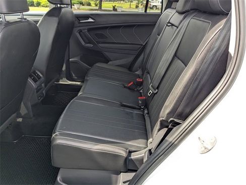 Used 2022 Volkswagen Tiguan SE image 30