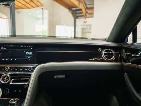 Used 2025 Bentley Flying Spur Speed image 14