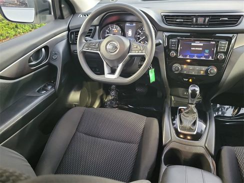 Certified 2022 Nissan Rogue Sport S image 10