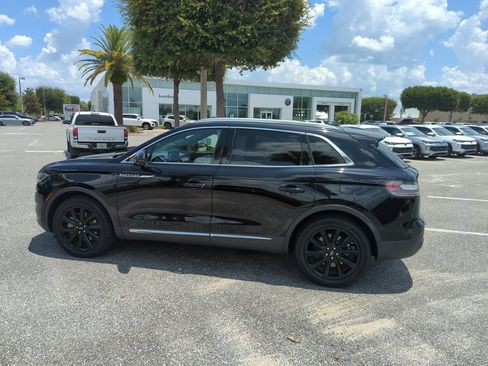 Used 2022 Lincoln Nautilus Reserve w/ Equipment Group 201A AWD/4WD image 10