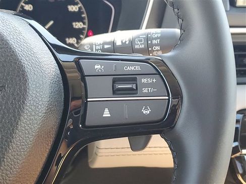 New 2025 Honda Pilot Touring image 15