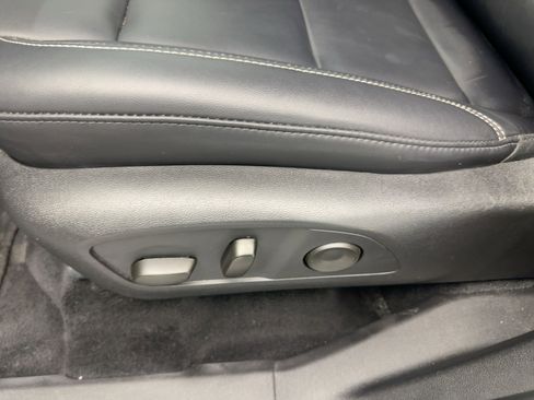 Used 2025 GMC Acadia Elevation w/ Elevation Premium Package image 13