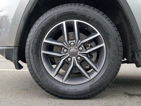 Used 2019 Jeep Grand Cherokee Limited w/ Luxury Group II AWD/4WD image 15