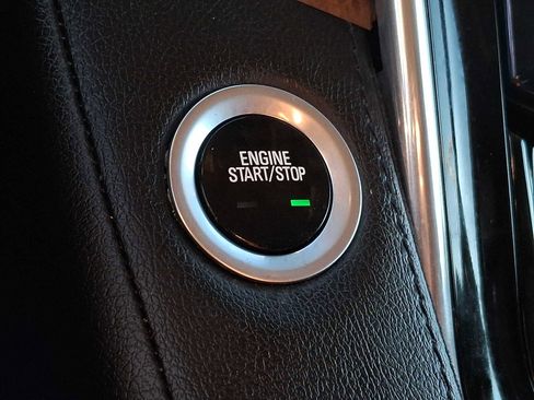 Used 2017 Cadillac Escalade Premium Luxury image 22