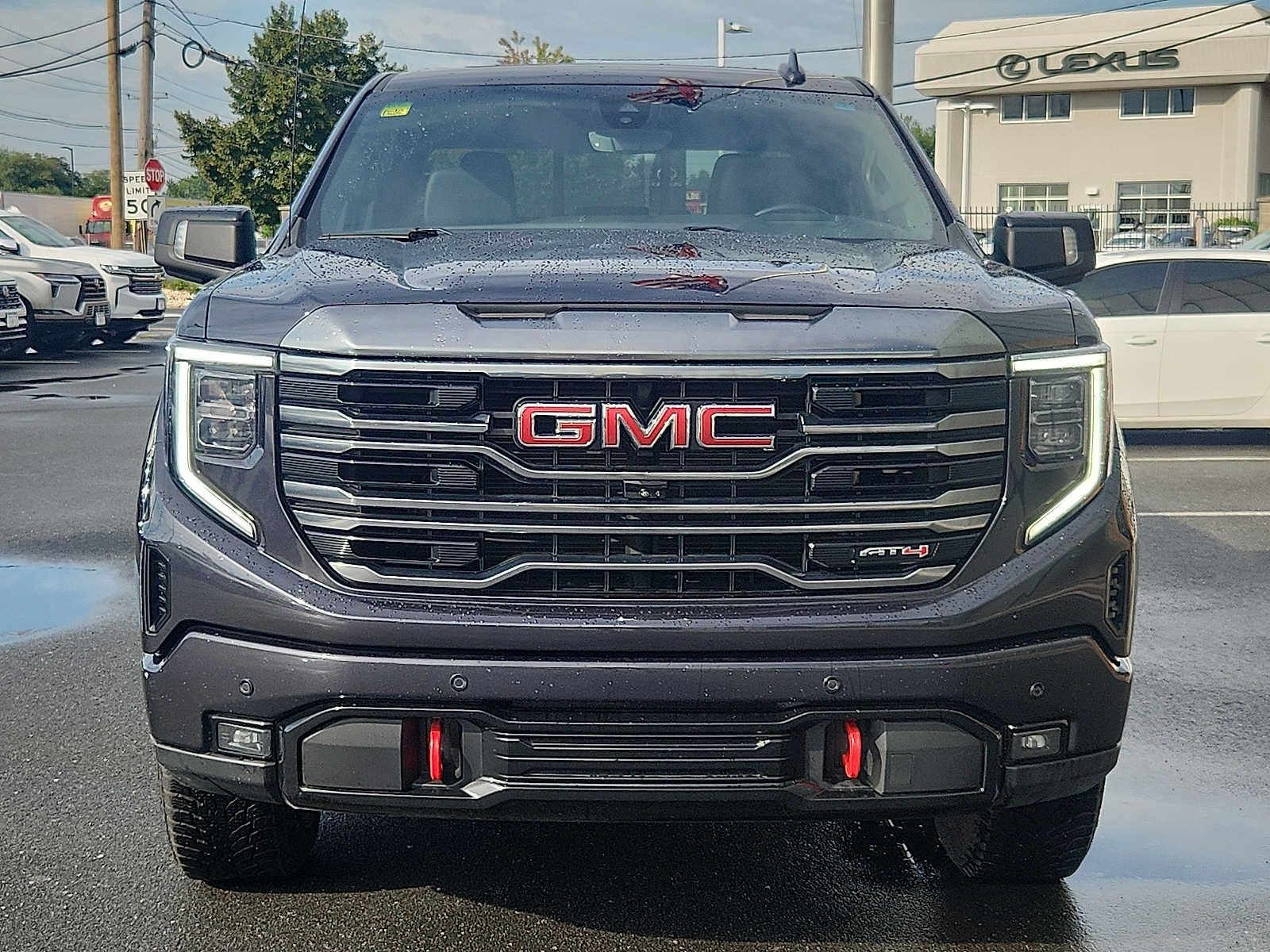 Used 2022 GMC Sierra 1500 AT4 w/ Technology Package AWD/4WD image 2