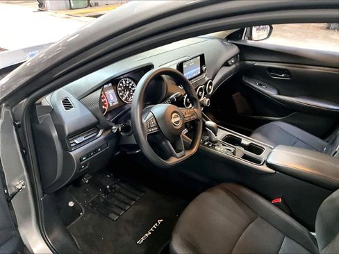 Used 2025 Nissan Sentra S image 8