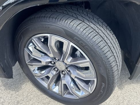 Used 2023 GMC Sierra 1500 Denali AWD/4WD image 3