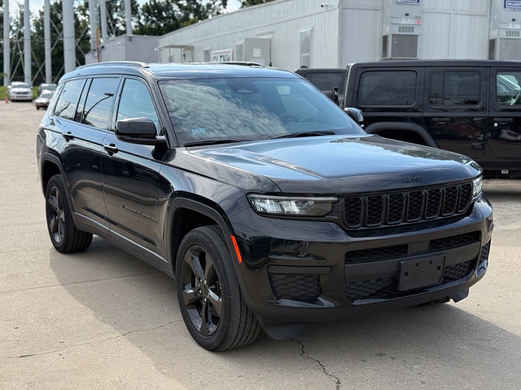 Used 2023 Jeep Grand Cherokee L Laredo AWD/4WD image 4