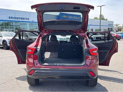 Used 2024 Chevrolet Trax RS w/ Driver Confidence Package FWD image 13