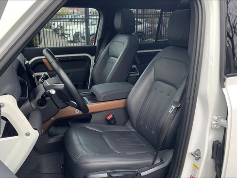 Used 2022 Land Rover Defender 110 S image 7