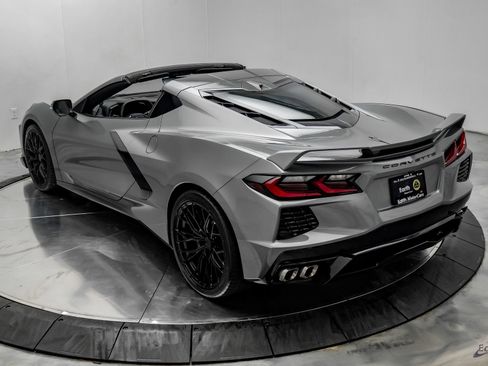 Used 2022 Chevrolet Corvette Stingray Preferred Cpe w/ Z51 Performance Package RWD image 15
