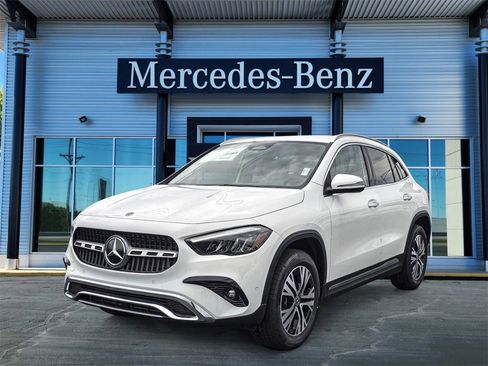 New 2025 Mercedes-Benz GLA 250 4MATIC image 3