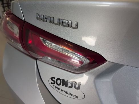 Used 2022 Chevrolet Malibu LT FWD image 32
