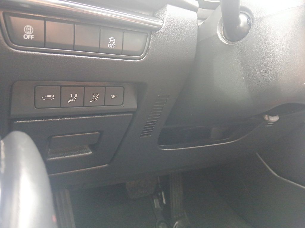 Used 2023 MAZDA MAZDA3 s FWD image 18