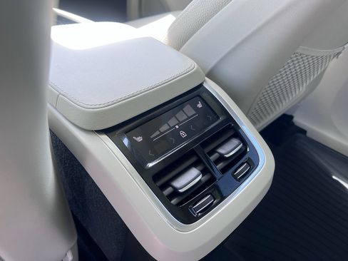 Used 2023 Volvo XC90 B6 Plus w/ Protection Package Premier AWD/4WD image 19