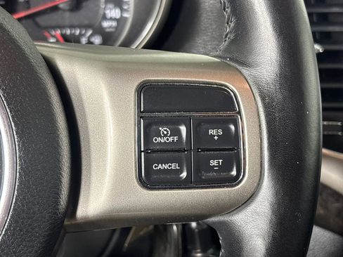 Used 2012 Jeep Grand Cherokee Laredo image 16