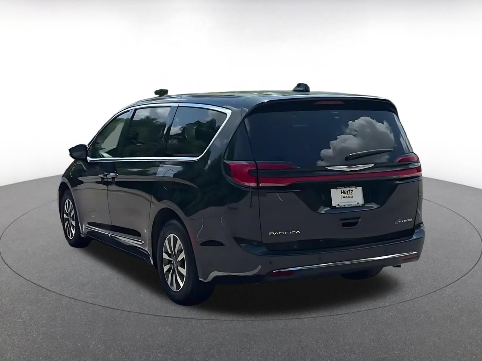 Used 2023 Chrysler Pacifica Limited FWD image 10