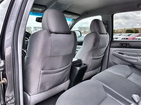 Used 2012 Toyota Tacoma PreRunner image 19