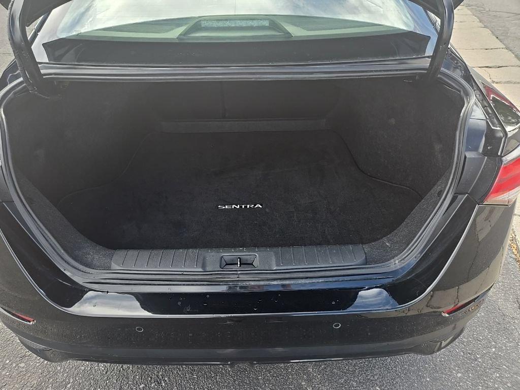 Used 2025 Nissan Sentra SR FWD image 26