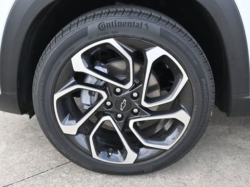 Used 2025 Chevrolet Trax RS w/ Driver Confidence Package image 26