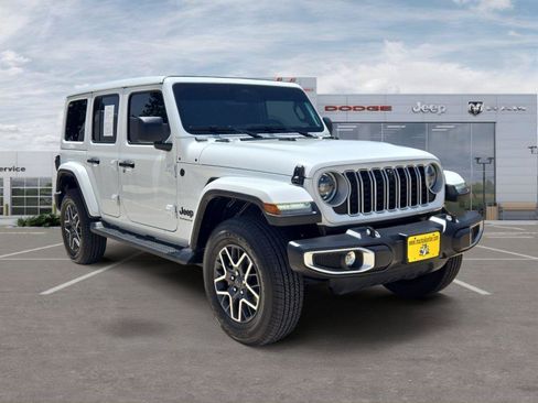 Used 2026 Jeep Wrangler Unlimited Sahara AWD/4WD image 7