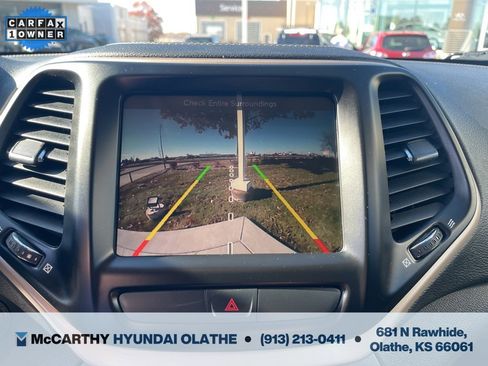 Used 2016 Jeep Cherokee Limited image 9