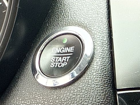 Used 2020 Ford EcoSport Titanium image 9