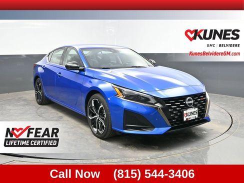 Used 2025 Nissan Altima 2.5 SR image 1