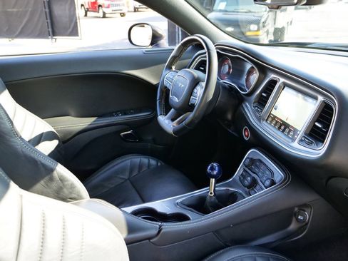 Used 2017 Dodge Challenger SRT Hellcat image 32