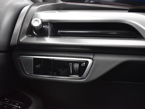 New 2026 Cadillac Vistiq Sport w/ LPO, Floor Liner Package image 15