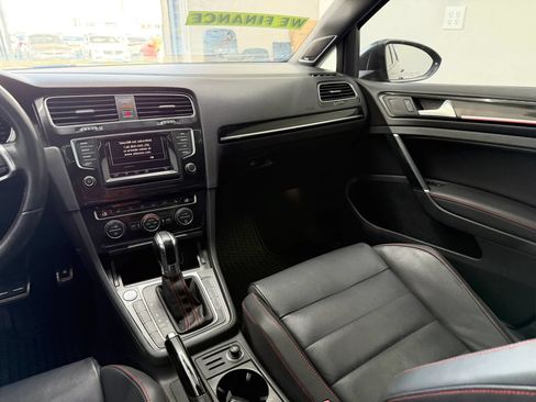 Used 2015 Volkswagen Golf 4-Door FWD image 22
