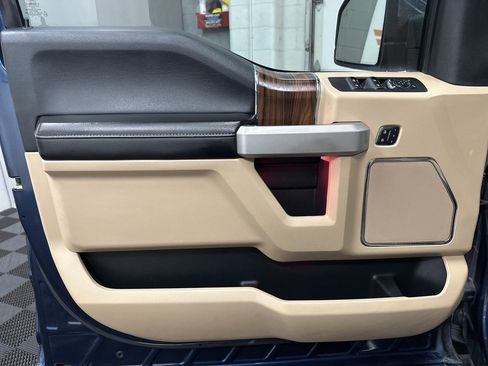 Used 2015 Ford F150 Lariat w/ Equipment Group 502A Luxury image 17