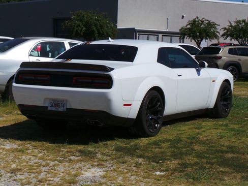 Used 2022 Dodge Challenger R/T Scat Pack RWD image 5