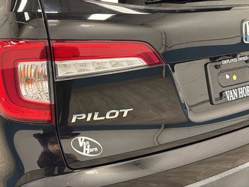 Used 2020 Honda Pilot Touring image 40