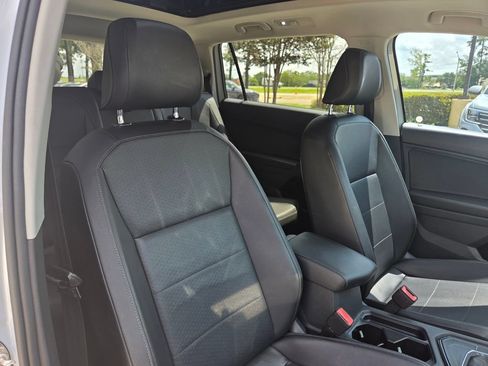 Used 2019 Volkswagen Tiguan SE w/ Panoramic Sunroof Package FWD image 32