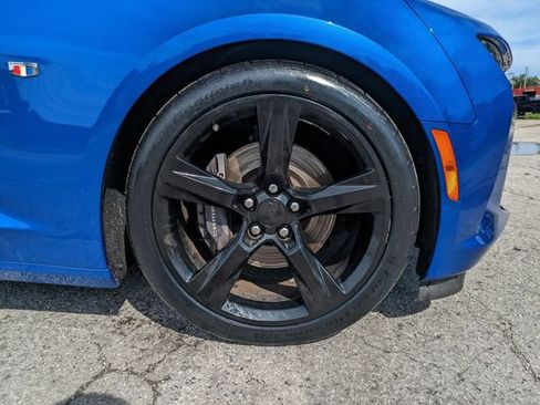 Used 2018 Chevrolet Camaro SS RWD image 11