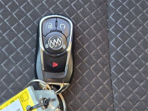 Used 2022 Buick Encore Preferred w/ Safety Package image 23