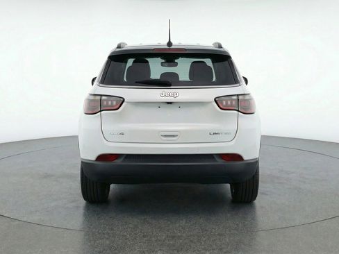 Used 2025 Jeep Compass Limited image 6