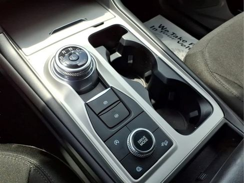 Used 2024 Ford Explorer XLT AWD/4WD image 28
