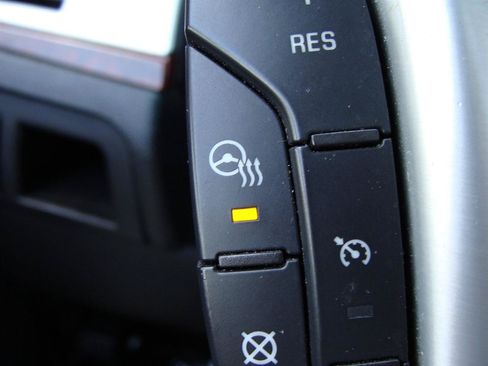 Used 2012 Cadillac Escalade ESV Luxury AWD/4WD image 26