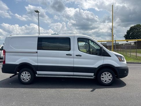 Used 2025 Ford Transit 250 Low Roof w/ Exterior Upgrade Package RWD image 4