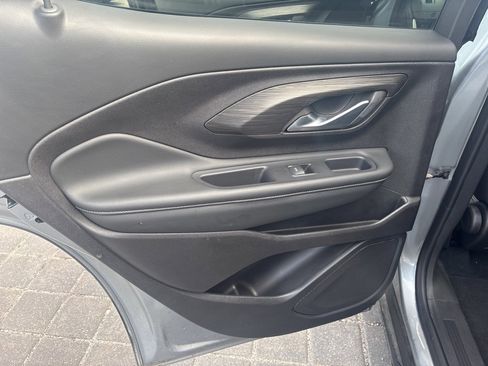 Used 2024 GMC Terrain SLE image 26