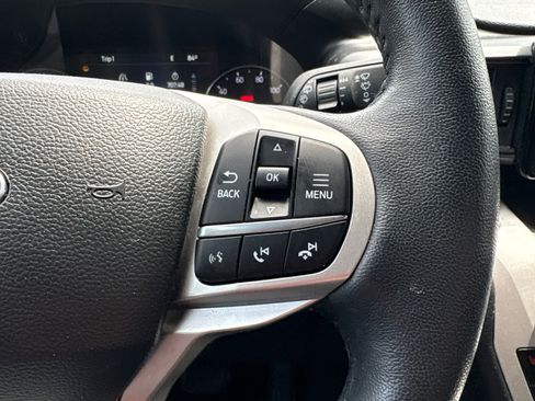 Used 2023 Ford Explorer XLT image 18
