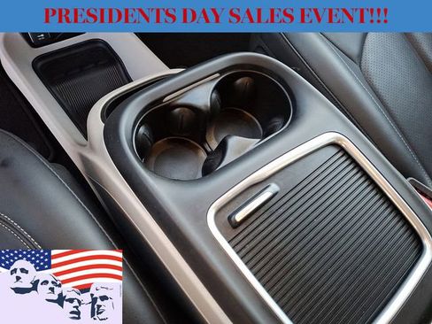 Used 2024 Chrysler Pacifica Touring-L image 22