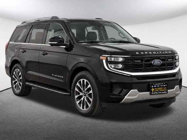 Used 2025 Ford Expedition Platinum AWD/4WD image 2