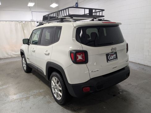 Used 2019 Jeep Renegade Latitude w/ Cold Weather Group AWD/4WD image 9